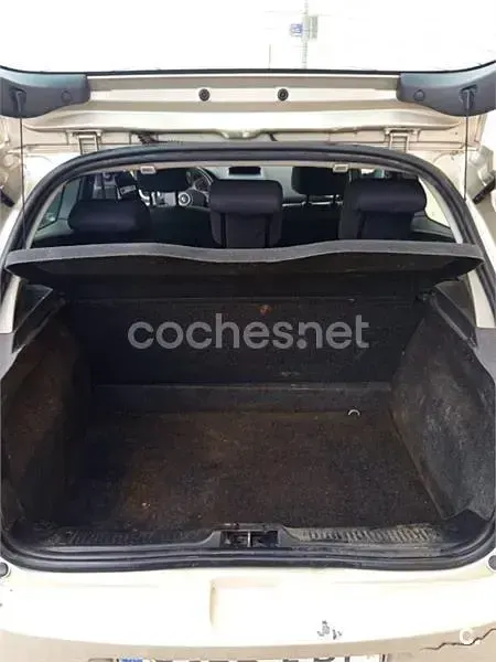 Usado Renault Clio II Authentique 75 CV (55 kW) 2006 Gris / plata Berlina