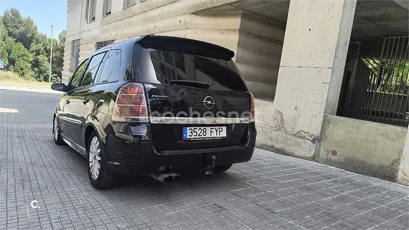 Usado Opel Zafira Cosmo 120 CV (88 kW) 2007 Negro Monovolumen