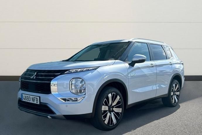 Usado Mitsubishi Outlander 306 CV (225 kW) 2025 SUV