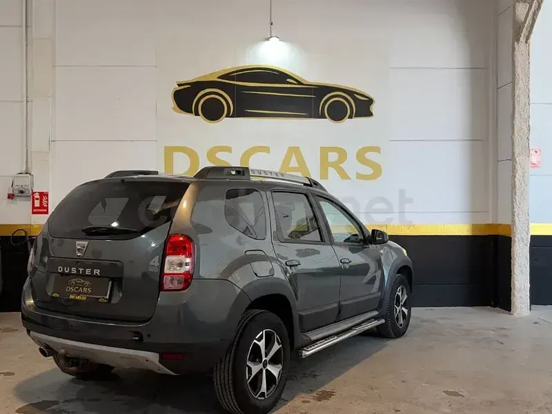 Usado Dacia Duster 110 CV (80 kW) 2017 Gris / plata SUV