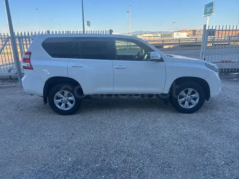 Usado Toyota Land Cruiser 177 CV (130 kW) 2017 Blanco SUV