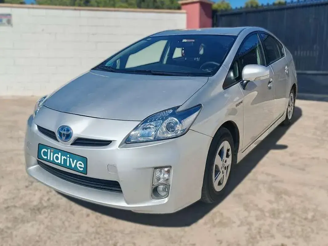 Usado Toyota Prius Advance 99 CV (72 kW) 2010 Gris Utilitario