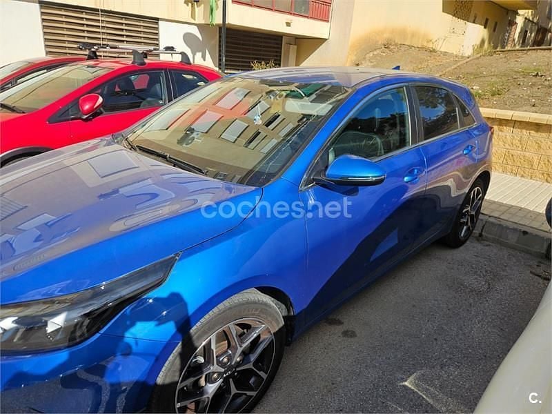 Usado Kia Ceed 136 CV (100 kW) 2022 Azul Utilitario