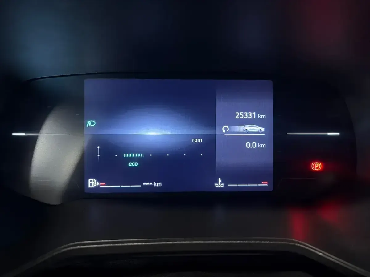 Begagnad Renault Clio V Evolution 100 HK (73 kW) 2025 Grå Sedan