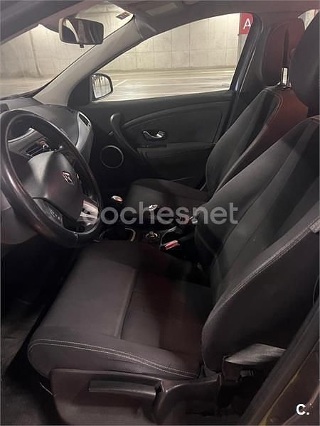 Usado Renault Mégane 110 CV (80 kW) 2011 Gris / plata Berlina