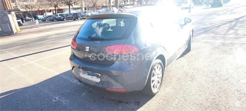 Usado Seat Leon Ecomotive 105 CV (77 kW) 2009 Gris / plata Utilitario