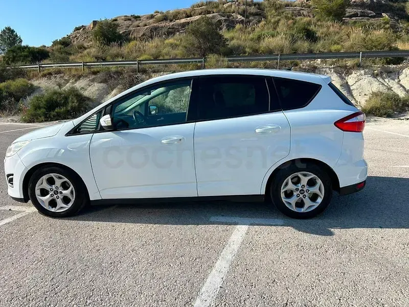 Usado Ford C-MAX Trend 125 CV (91 kW) 2014 Blanco Monovolumen