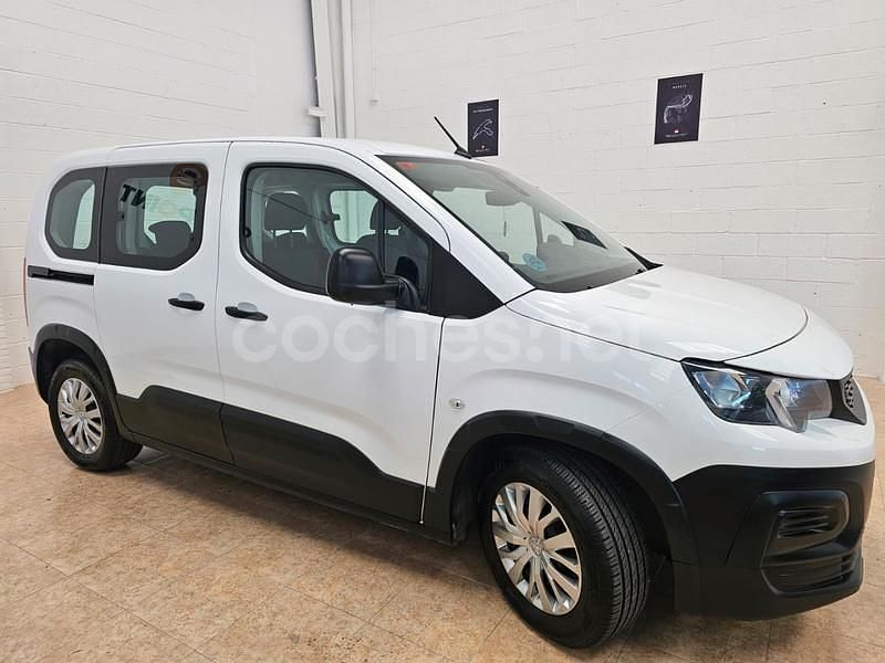 Usado Peugeot Rifter Active 100 CV (73 kW) 2021 Blanco Monovolumen