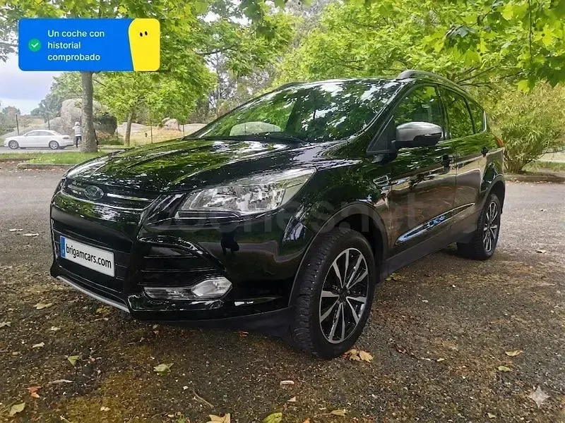 Usado Ford Kuga Business Edition 150 CV (110 kW) 2017 Negro SUV
