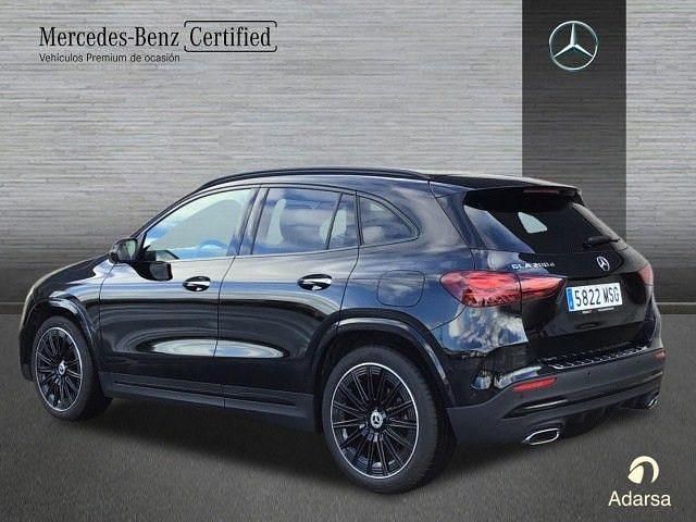 Usado Mercedes GLA200 AMG line 150 CV (110 kW) 2024 Negro cosmos SUV