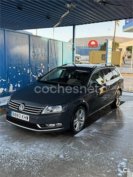 Gris / plata Usado 2014 VW Passat Highline Familiar | 8500 € (Precio justo) - Imagen 1/4