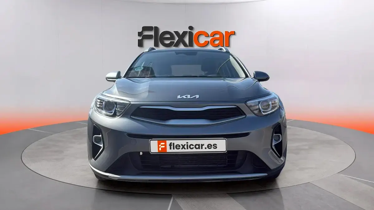 Usado Kia Stonic 79 CV (58 kW) 2025 Gris SUV