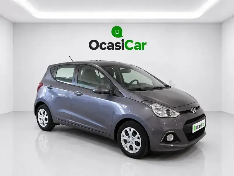 Usado Hyundai i10 66 CV (48 kW) 2015 Gris / plata Utilitario