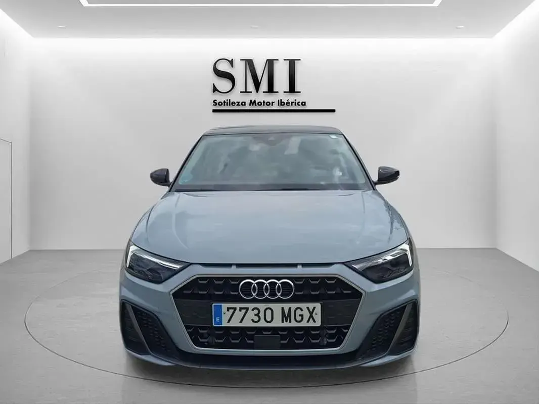 Usado Audi A1 Sportback 110 CV (80 kW) 2023 Gris Utilitario