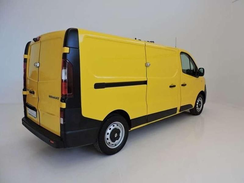 Usado Renault Trafic 95 CV (69 kW) 2020 Amarillo Monovolumen