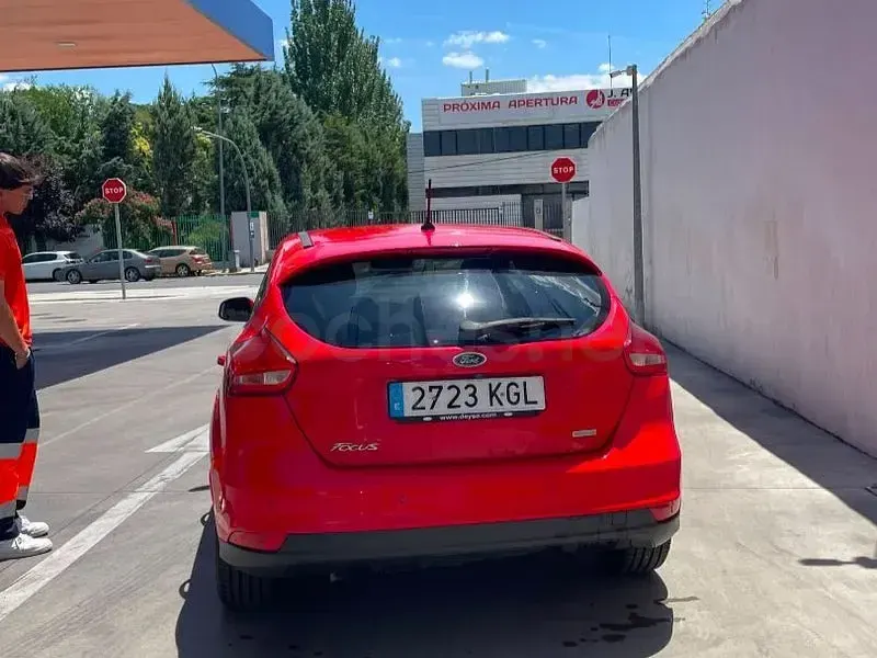 Usado Ford Focus ST-Line 125 CV (91 kW) 2018 Rojo Berlina