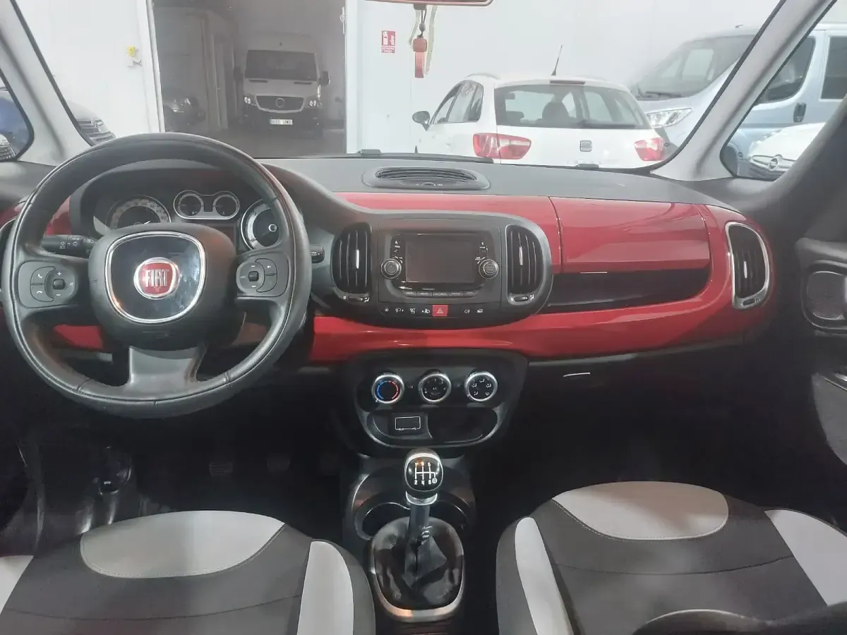 Usado Fiat 500L Lounge 95 CV (69 kW) 2016 Rojo Monovolumen