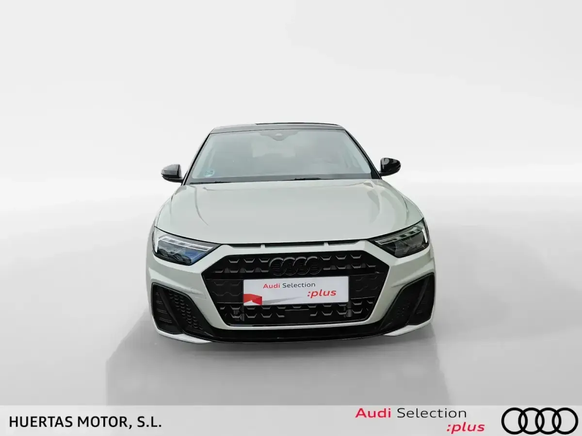 Usado Audi A1 Sportback 116 CV (85 kW) 2025 Gris Utilitario