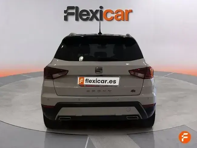 Usado Seat Arona Ecomotive 115 CV (84 kW) 2019 Blanco SUV