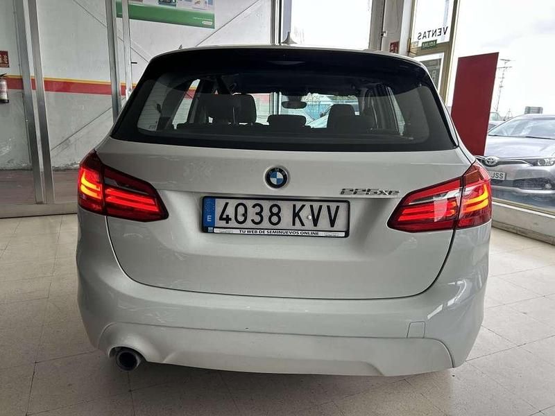 Usado BMW 225 Active Tourer iPerformance 224 CV (164 kW) 2019 Blanco Monovolumen