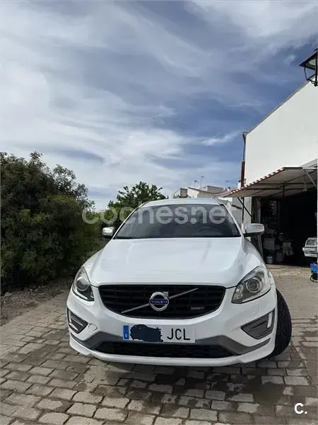 Usado Volvo XC60 R-Design Momentum 181 CV (133 kW) 2015 Blanco SUV
