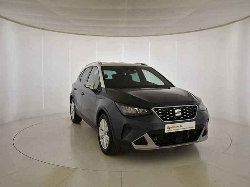Usado Seat Arona Xperience 115 CV (84 kW) 2025 Gris/plata SUV