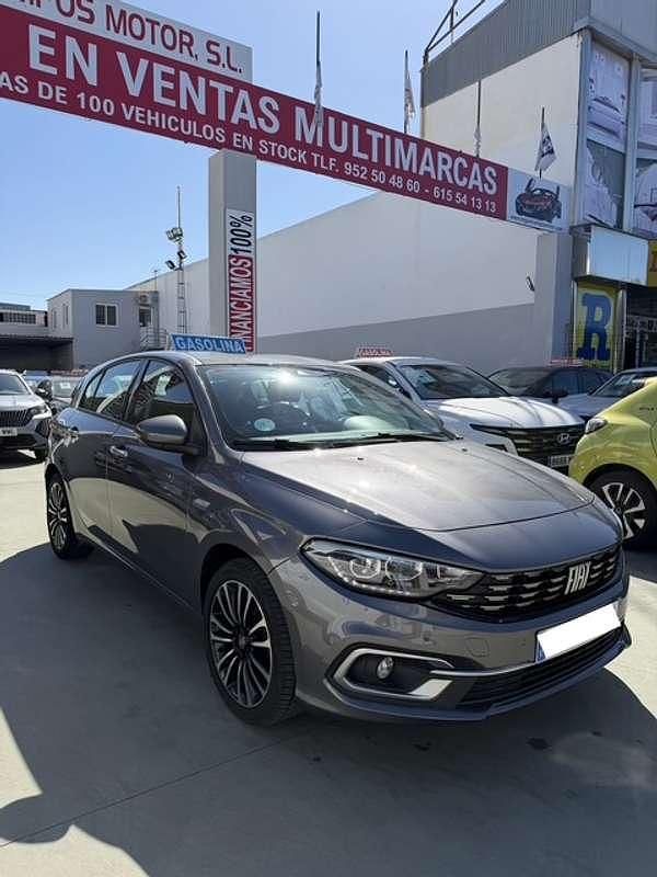 Usado Fiat Tipo Life 99 CV (72 kW) 2021 Gris Familiar