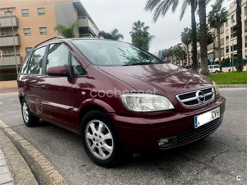 Usado Opel Zafira Elegance 125 CV (91 kW) 2004 Granate Monovolumen