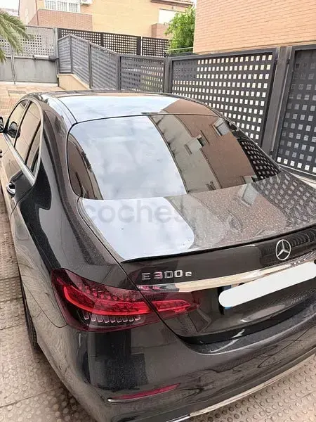 Usado Mercedes E300 321 CV (236 kW) 2022 Negro Berlina