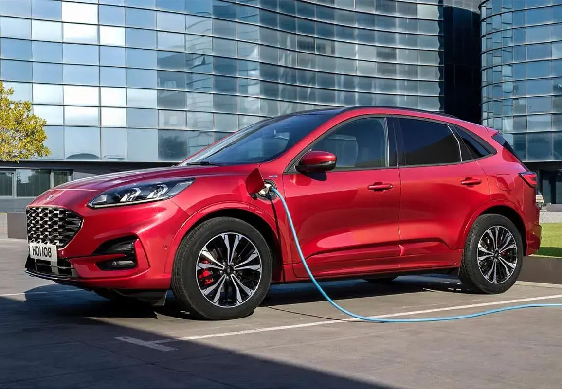 Usado Ford Kuga ST-Line 226 CV (166 kW) 2023 Gris SUV