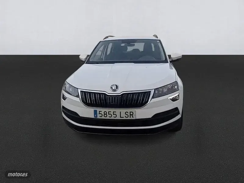 Usado Skoda Karoq Ambition 150 CV (110 kW) 2021 Blanco SUV