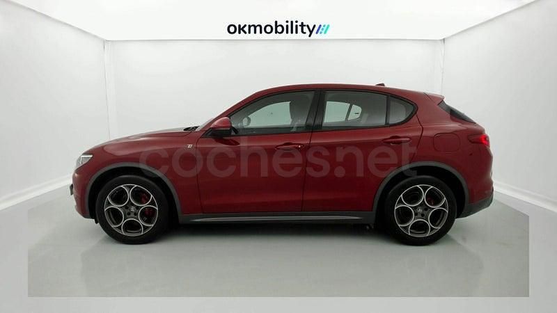 Usado Alfa Romeo Stelvio Ti 210 CV (154 kW) 2022 Rojo SUV