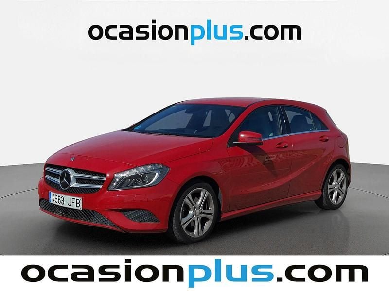 Rojo Usado 2015 Mercedes A200 Style Utilitario | 15.750 € (Buen precio) - Imagen 1/4
