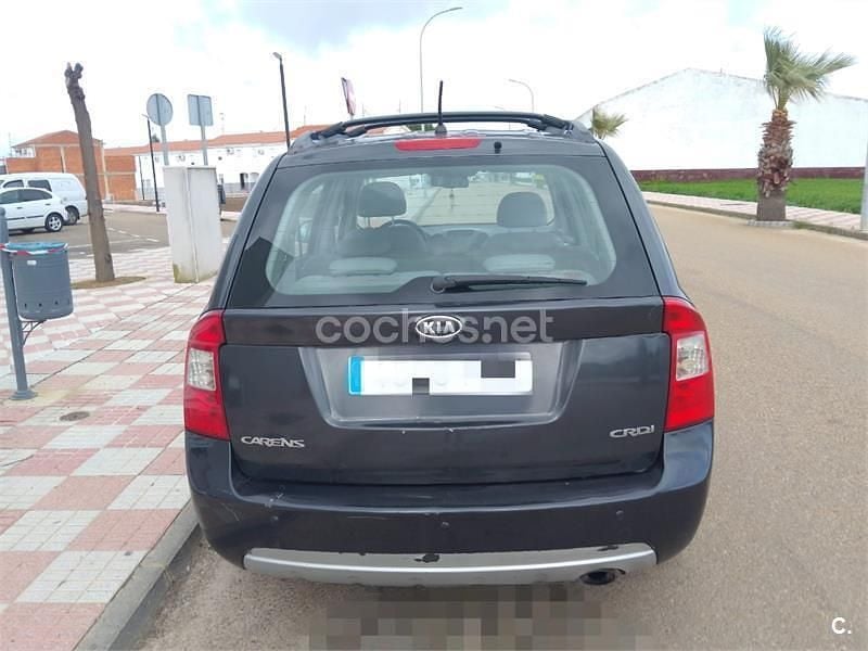 Usado Kia Carens 140 CV (102 kW) 2007 Negro Monovolumen