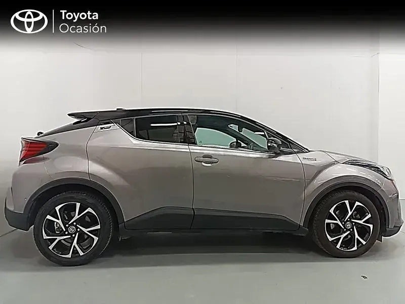 Usado Toyota C-HR Advance 184 CV (135 kW) 2021 Gris / plata SUV