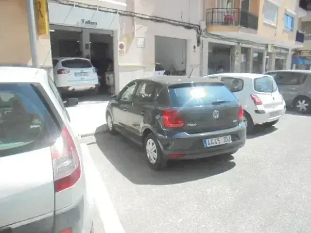 Usado VW Polo Advance 75 CV (55 kW) 2015 Marrón Utilitario