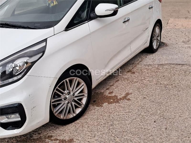 Blanco Usado 2018 Kia Carens Monovolumen | 9300 € (Super precio) - Imagen 1/4