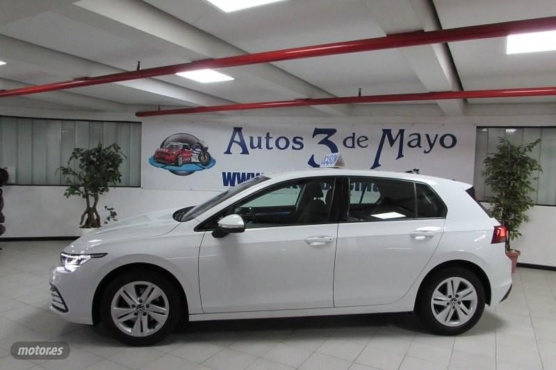 Usado VW Golf VIII Life 110 CV (80 kW) 2021 Blanco Berlina