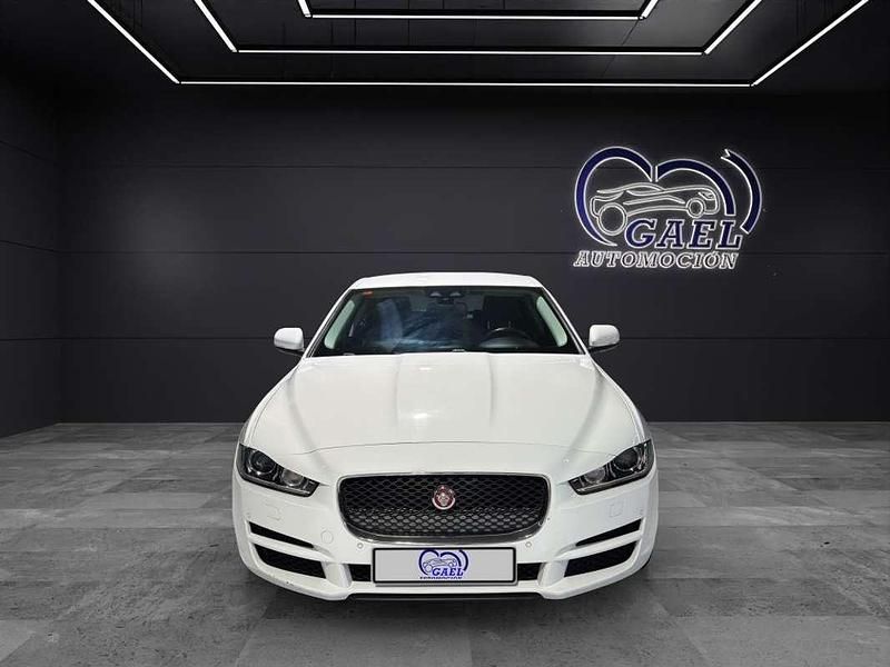 Usado Jaguar XE Portfolio 179 CV (131 kW) 2016 Blanco Berlina
