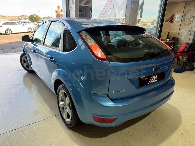 Usado Ford Focus Trend 90 CV (66 kW) 2009 Azul Berlina