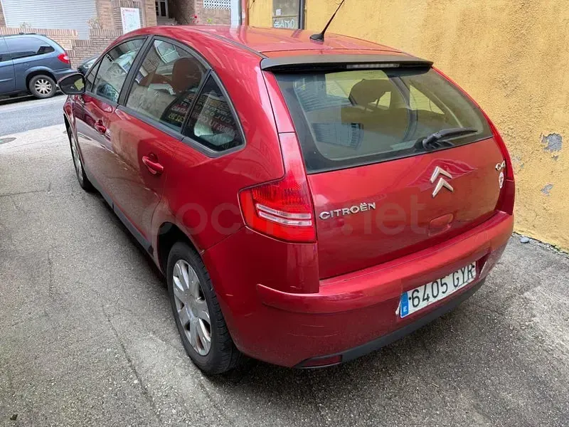 Usado Citroën C4 112 CV (82 kW) 2010 Granate Berlina