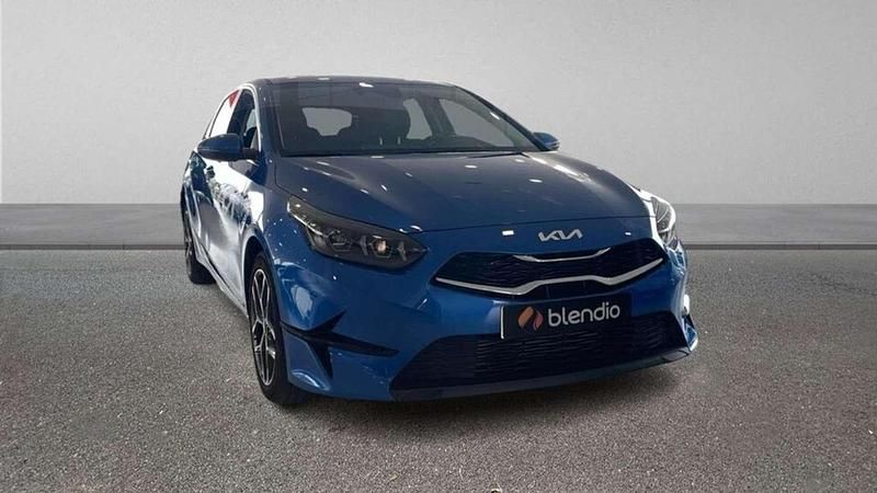 Usado Kia Ceed 101 CV (74 kW) 2024 Azul Utilitario