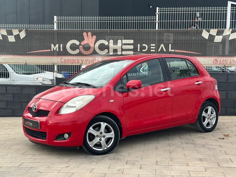 Rojo Usado 2010 Toyota Yaris Berlina | 6999 € (Caro) - Imagen 1/4