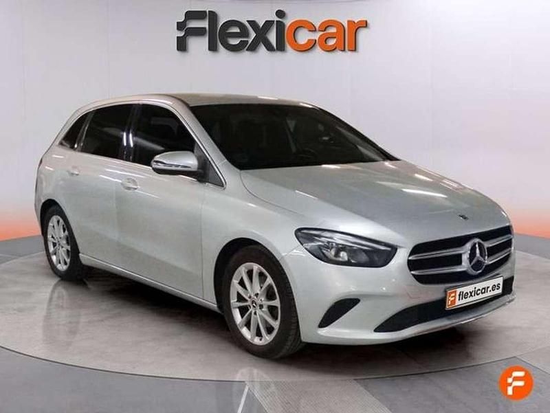 Usado Mercedes B180 116 CV (85 kW) 2019 Gris Monovolumen