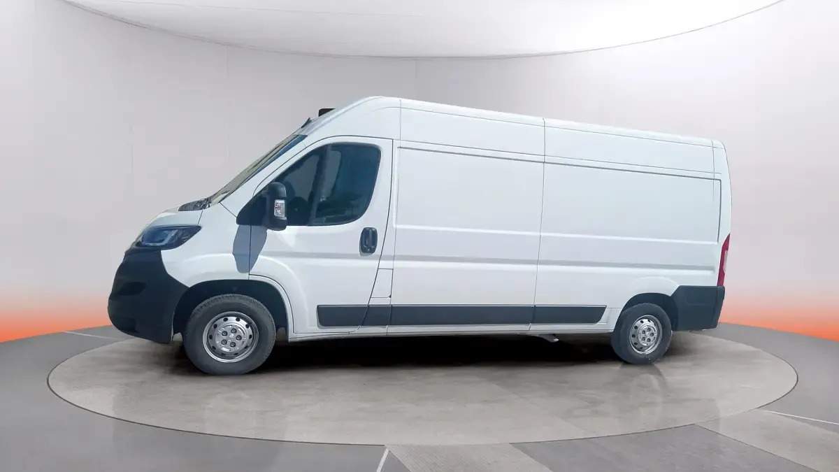 Usado Peugeot Boxer S 140 CV (102 kW) 2023 Blanco Van