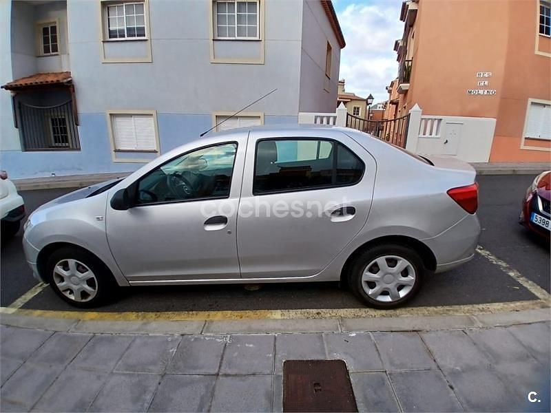 Usado Dacia Logan Ambiance 73 CV (53 kW) 2016 Gris / plata Berlina