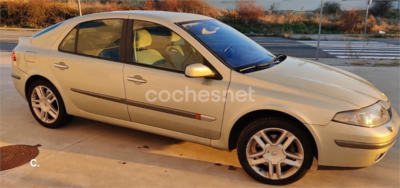 Usado Renault Laguna GrandTour Privilege 120 CV (88 kW) 2004 Verde Familiar