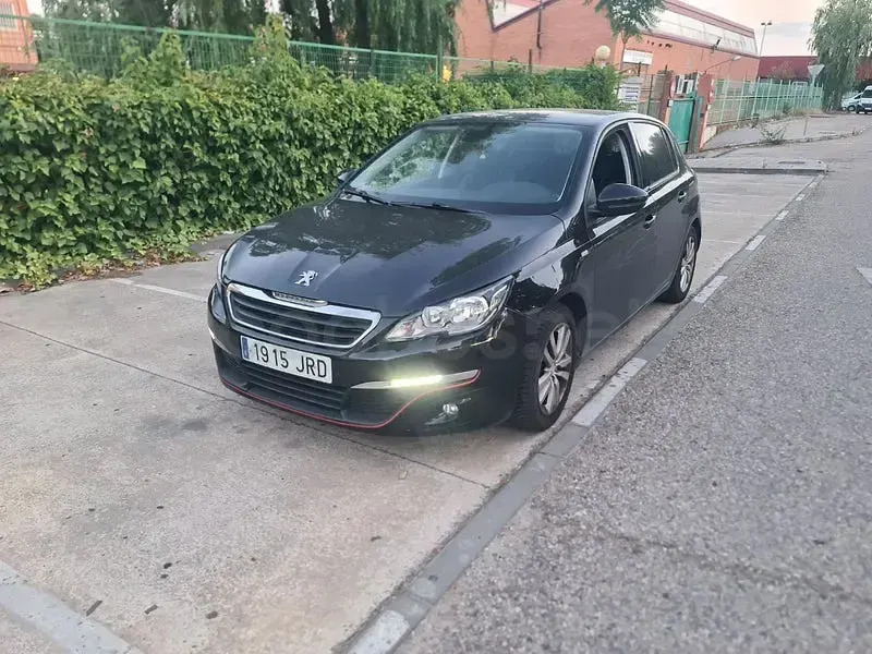 Usado Peugeot 308 Style 130 CV (95 kW) 2016 Negro Berlina