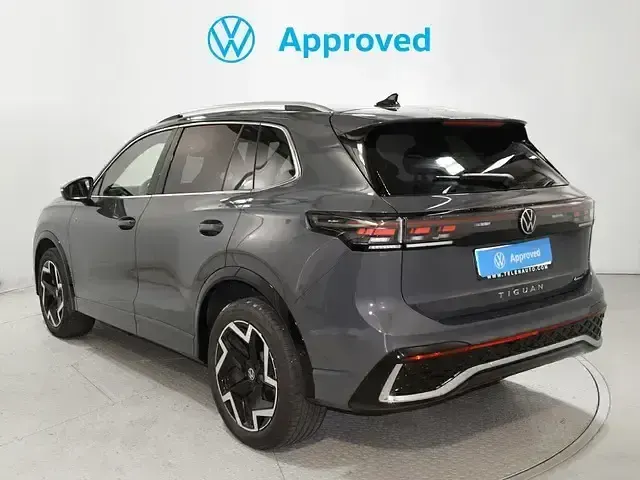 Usado VW Tiguan R-line 193 CV (141 kW) 2025 Gris SUV