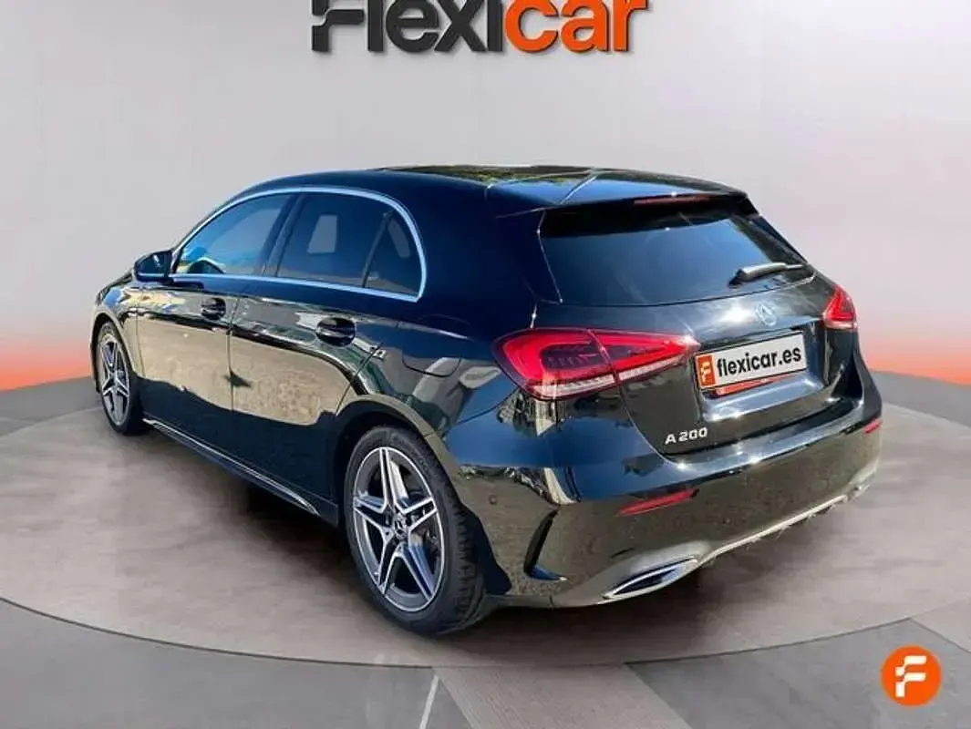 Usado Mercedes A200 163 CV (119 kW) 2018 Negro Utilitario